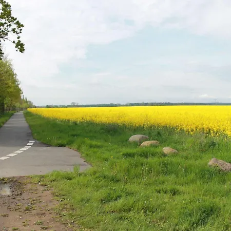 Charmantes In Jennewitz, In Ostseenaehe דירה